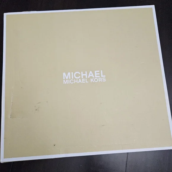 Michael Kors Kinlee Leather Bootie Size 7.5 - Picture 8 of 9